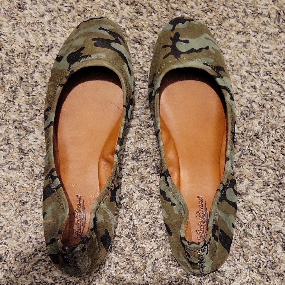 Camouflage Flats